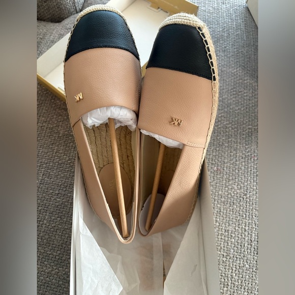 Michael Kors Leather Espadrille – Size 9 with original box - Picture 6 of 14